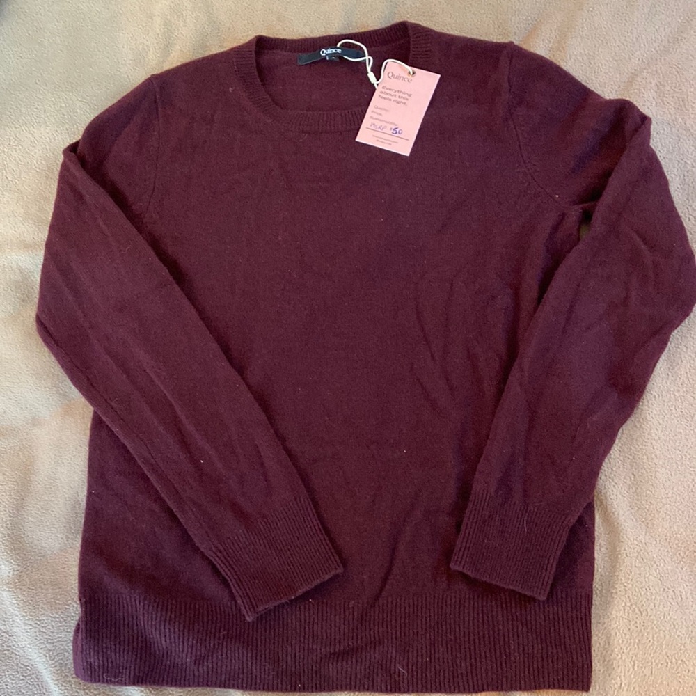 NWT Quince small burgundy 100% cashmere sweater  Ptp 18in length 23in